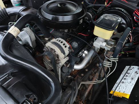 Used 1990 Chevrolet Blazer 4WD image 18