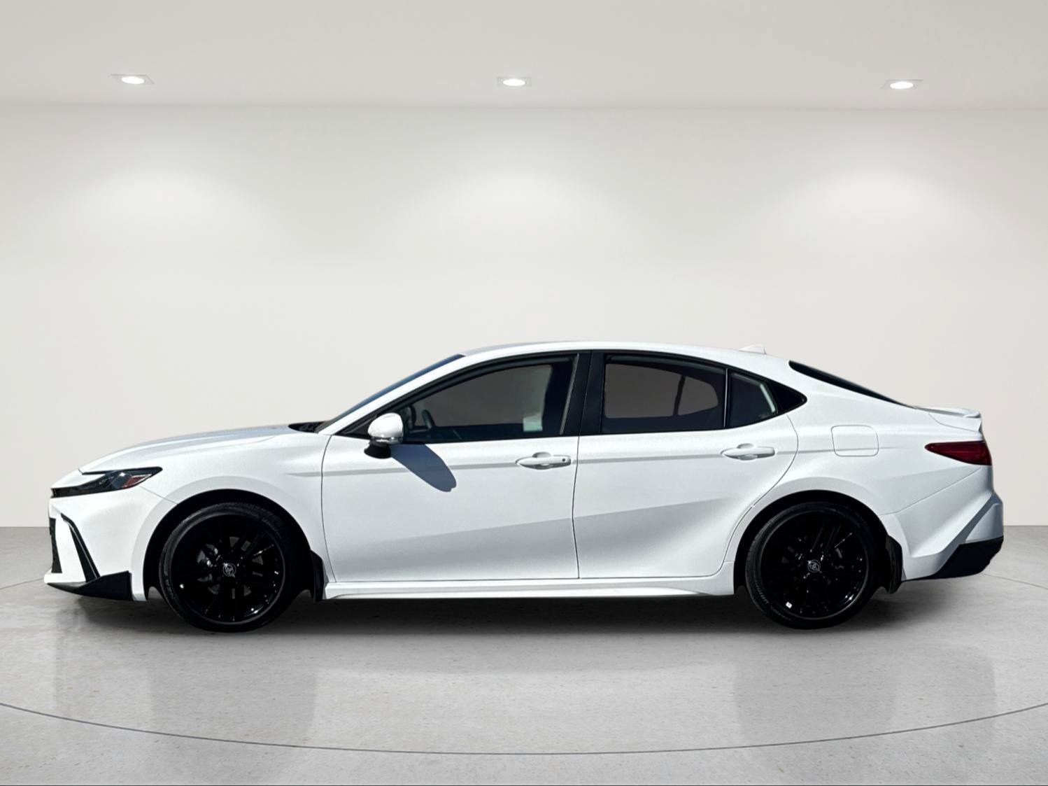 Used 2026 Toyota Camry SE w/ Multimedia Upgrade Package FWD image 3
