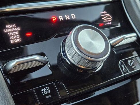 Used 2024 Jeep Grand Cherokee L Overland w/ Trailer Tow Package image 12