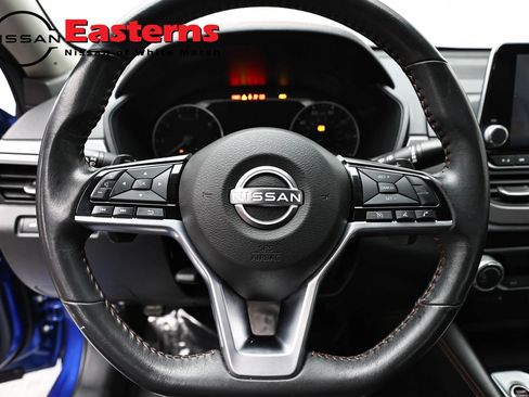 Used 2025 Nissan Altima 2.5 SR FWD image 10