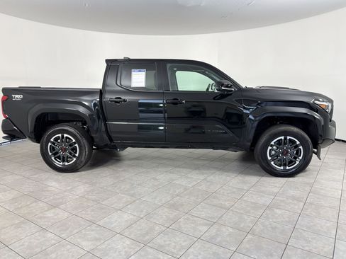Used 2025 Toyota Tacoma TRD Sport RWD image 8