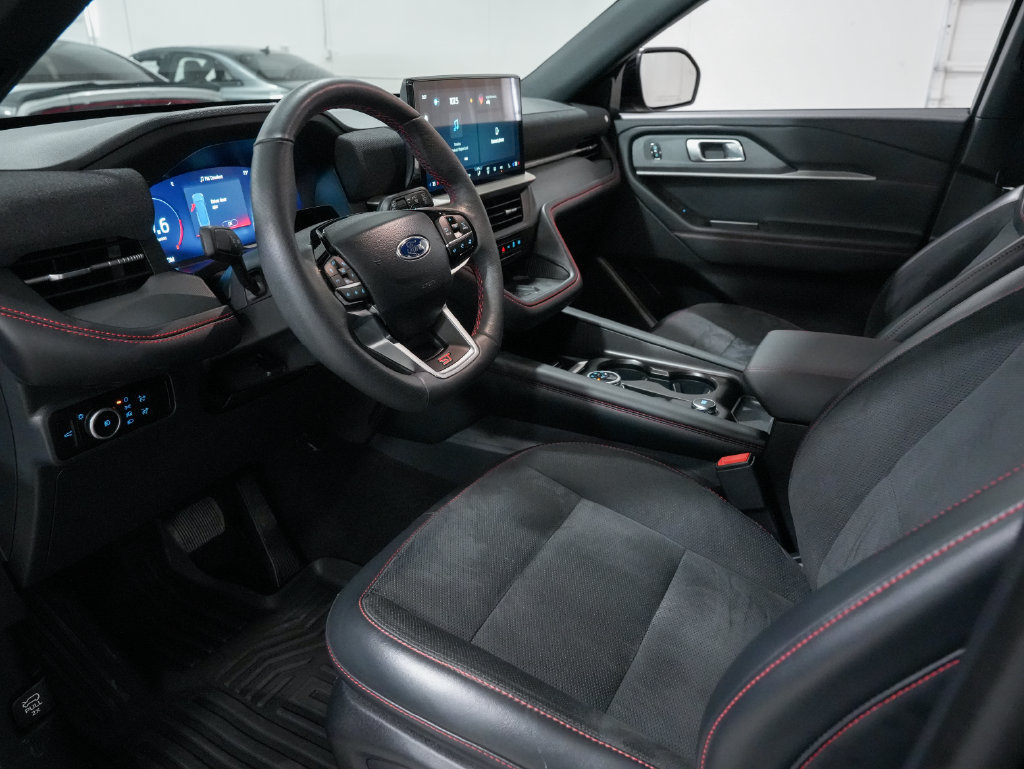 Used 2025 Ford Explorer ST AWD/4WD image 10