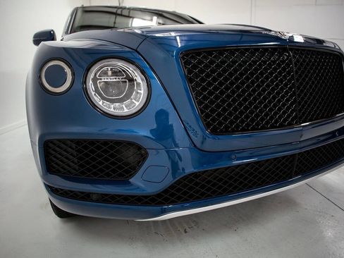 Used 2019 Bentley Bentayga image 13