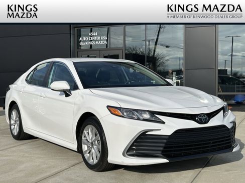 Used 2024 Toyota Camry LE image 1