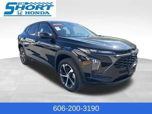 Used 2024 Chevrolet Trax RS w/ Driver Confidence Package FWD image 3