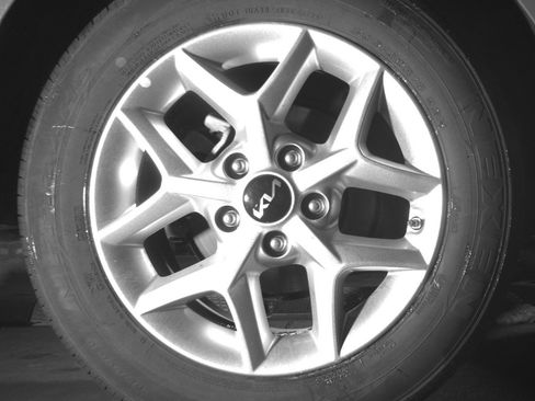 Used 2025 Kia Soul LX w/ LX Technology Package FWD image 15