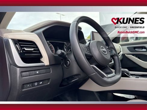 Used 2023 Nissan Rogue SL AWD/4WD image 17