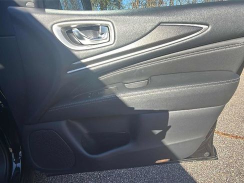 Used 2020 INFINITI QX60 Signature Edition w/ Cargo Package Essential image 24