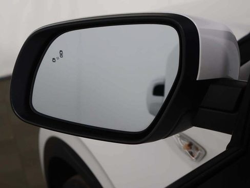 Certified 2024 Hyundai Venue SEL FWD image 32