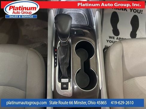 Used 2022 Chevrolet Malibu LT FWD image 20
