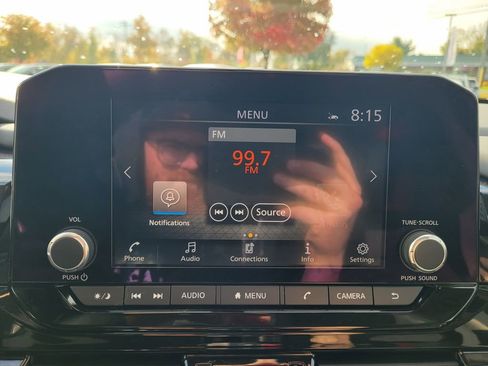 New 2025 Nissan Pathfinder SV w/ SV Premium Package image 22