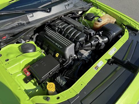 Used 2015 Dodge Challenger R/T Scat Pack w/ Scat Pack Appearance Package image 22