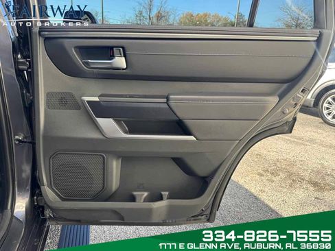 Used 2024 Toyota Sequoia Platinum image 34