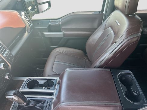 Used 2015 Ford F150 Platinum w/ Equipment Group 701A Luxury AWD/4WD image 25