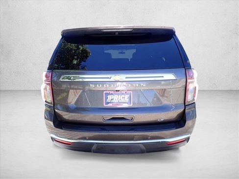 Used 2021 Chevrolet Suburban LT w/ LT Signature Package AWD/4WD image 3