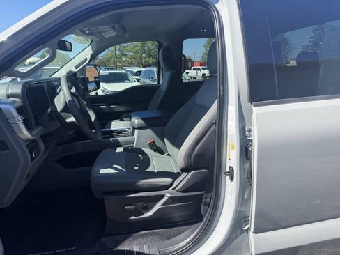 Used 2025 Ford F250 XLT w/ Black Appearance Package AWD/4WD image 7