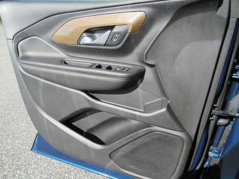 Used 2021 GMC Terrain SLE w/ Driver Convenience Package FWD image 19