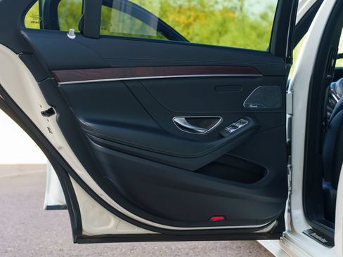 Used 2019 Mercedes-Benz S 450 Sedan image 28