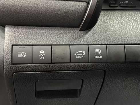 Used 2019 Toyota Camry XSE w/ Navigation Package image 31