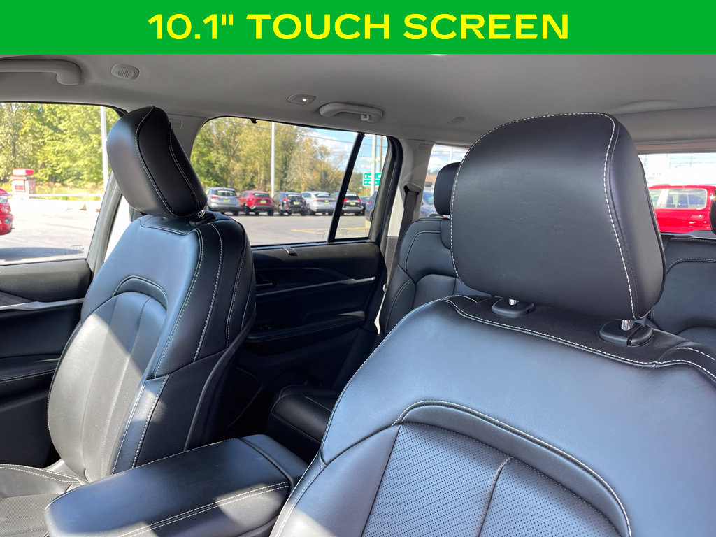 Used 2023 Jeep Grand Cherokee Limited w/ Luxury Tech Group II AWD/4WD image 14