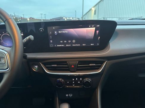 Used 2025 Buick Encore GX Preferred image 18