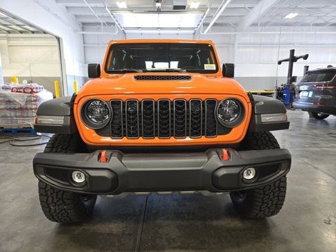 New 2025 Jeep Gladiator Mojave w/ Convenience Group image 8