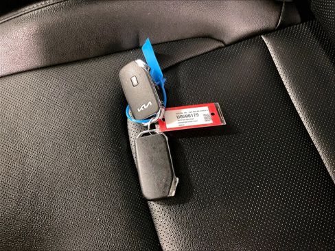 Used 2023 Kia Sportage EX image 30
