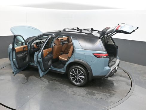 New 2026 Nissan Pathfinder Platinum AWD/4WD image 41