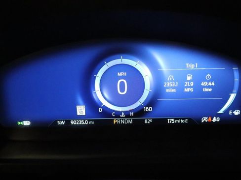 Used 2021 Ford Explorer King Ranch w/ Premium Technology Package image 19