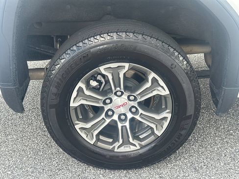 Used 2025 GMC Sierra 1500 SLT RWD image 19
