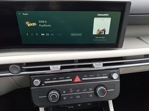 New 2026 Hyundai Tucson SE image 9