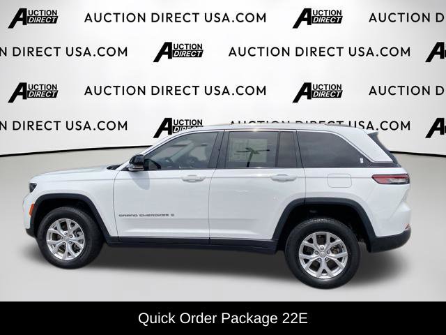 Used 2023 Jeep Grand Cherokee Limited w/ Trailer Tow Prep Group (B) RWD image 3