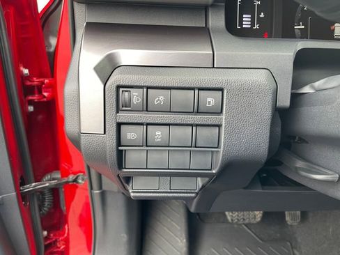 Certified 2025 Toyota 4Runner SR5 AWD/4WD image 29