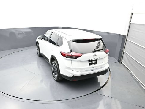 Certified 2026 Nissan Rogue SV AWD/4WD image 35