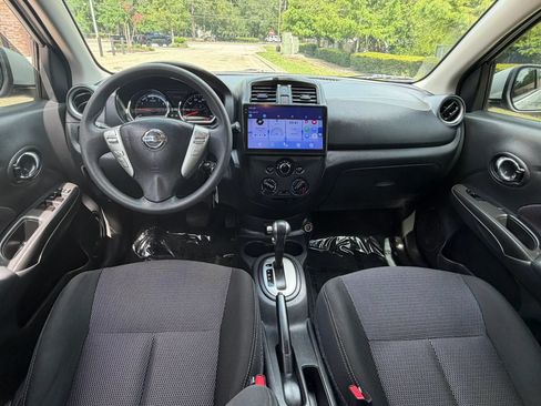Used 2018 Nissan Versa SV FWD image 10