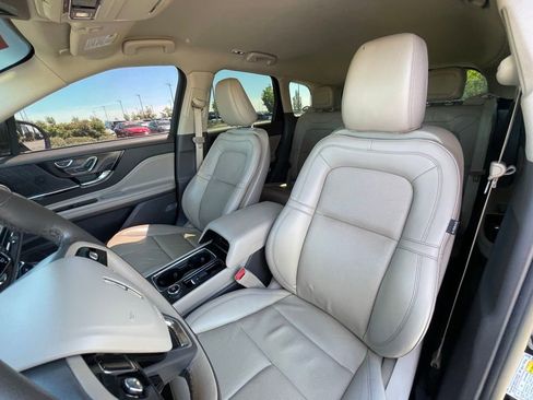 Used 2022 Lincoln Corsair Reserve image 21