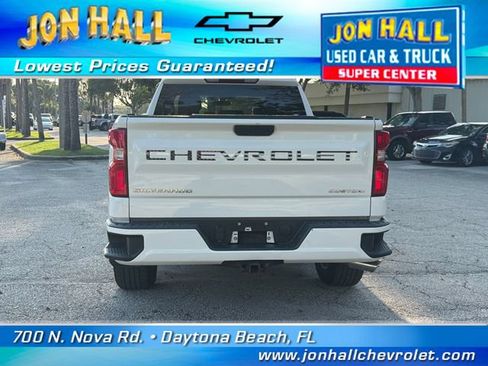 Used 2019 Chevrolet Silverado 1500 Custom w/ Custom Value Package AWD/4WD image 9