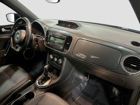 Used 2013 Volkswagen Beetle 2.0T image 32