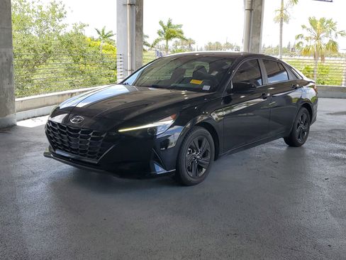 Used 2023 Hyundai Elantra SEL image 4