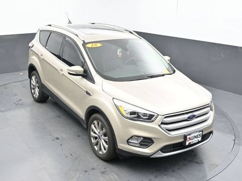 Used 2018 Ford Escape Titanium AWD/4WD image 14