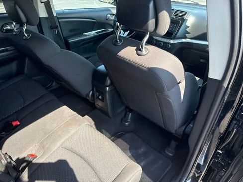Used 2018 Dodge Journey SE w/ Connectivity Group FWD image 15