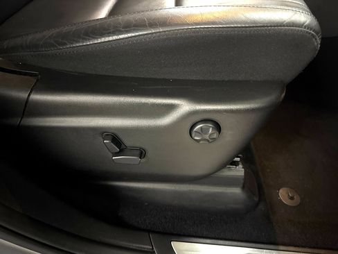 Used 2019 Jeep Grand Cherokee Limited image 48