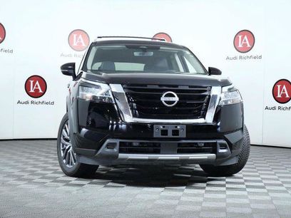 Used 2024 Nissan Pathfinder SL w/ SL Premium Package