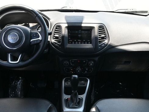 Used 2019 Jeep Compass Latitude FWD image 11