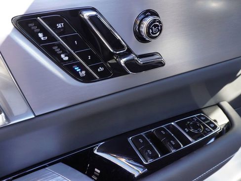 New 2026 Cadillac Vistiq Platinum image 16