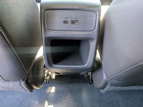 Used 2025 Chevrolet Trax LT w/ LT Convenience Package FWD image 27