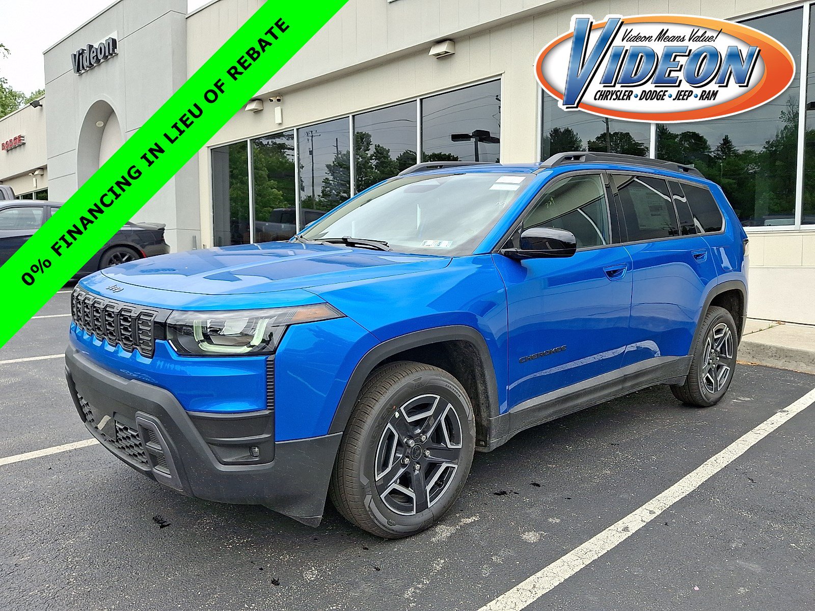 New 2026 Jeep Cherokee Laredo AWD/4WD image 1