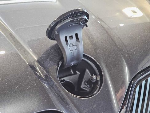 New 2026 BMW iX xDrive45 image 9