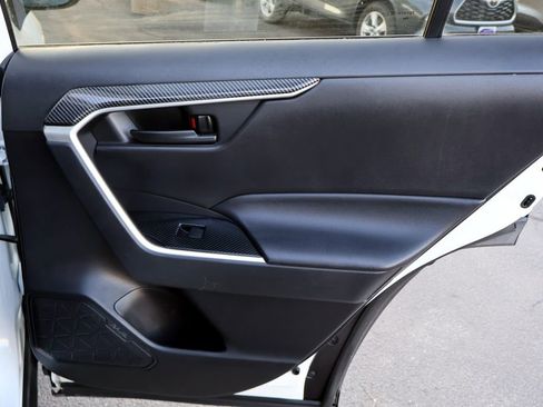 Used 2021 Toyota RAV4 LE FWD image 20