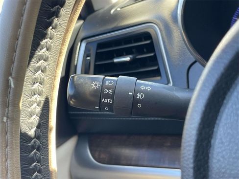 Used 2018 Subaru Outback 2.5i Limited image 21